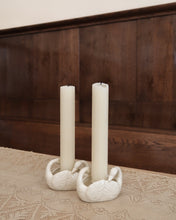 Load image into Gallery viewer, White Ceramic Swan Candleholder Set
