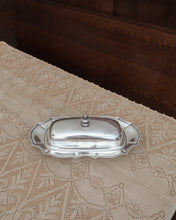 Load image into Gallery viewer, Sharp Scalloped Butter Dish
