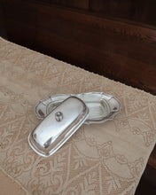 Load image into Gallery viewer, Sharp Scalloped Butter Dish
