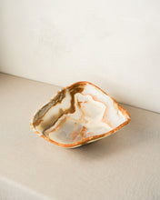 Load image into Gallery viewer, Maldivas Onyx Bowl
