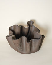 Load image into Gallery viewer, Grande Jill Catchall in Earth
