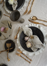 Load image into Gallery viewer, Ruffle Dinner Plates

